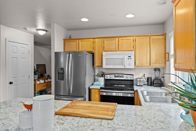 1379 Circle Wood Drive, Central Point, OR 97502