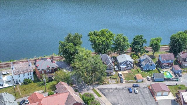 909 Riverside Avenue, Wellsville, OH 43968