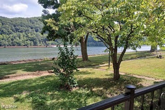 909 Riverside Avenue, Wellsville, OH 43968