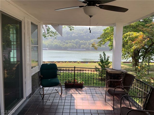 909 Riverside Avenue, Wellsville, OH 43968