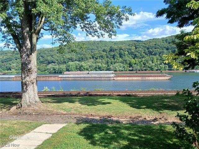 909 Riverside Avenue, Wellsville, OH 43968