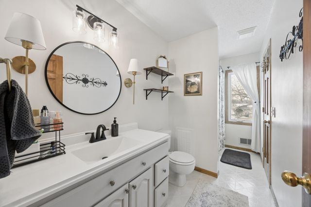 6766 E Shadow Lake Drive, Lino Lakes, MN 55014