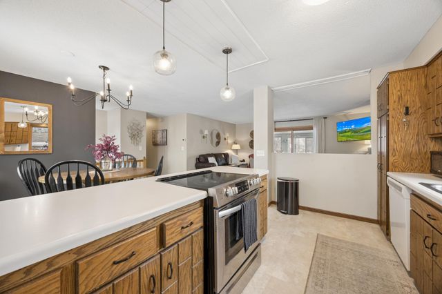 6766 E Shadow Lake Drive, Lino Lakes, MN 55014