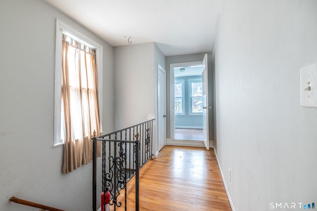 727 Brewster Street 2nd Floor, Bridgeport, CT 06606