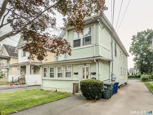 727 Brewster Street 2nd Floor, Bridgeport, CT 06606