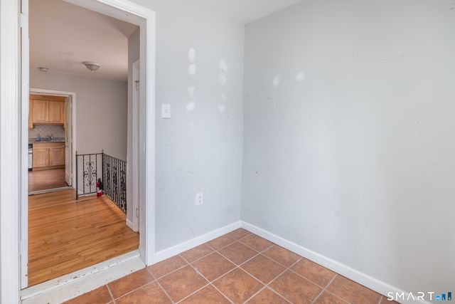727 Brewster Street 2nd Floor, Bridgeport, CT 06606