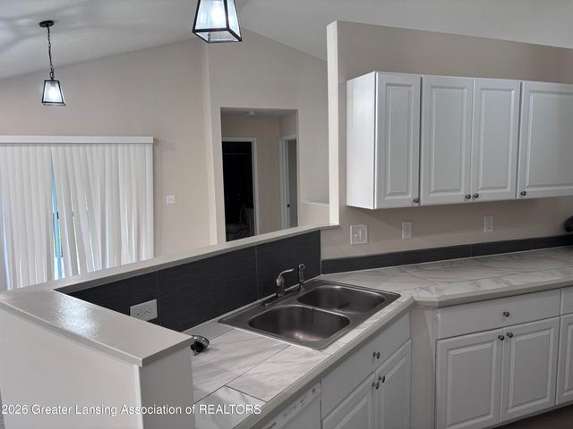 6010 Anchor Cove, Dimondale, MI 48821