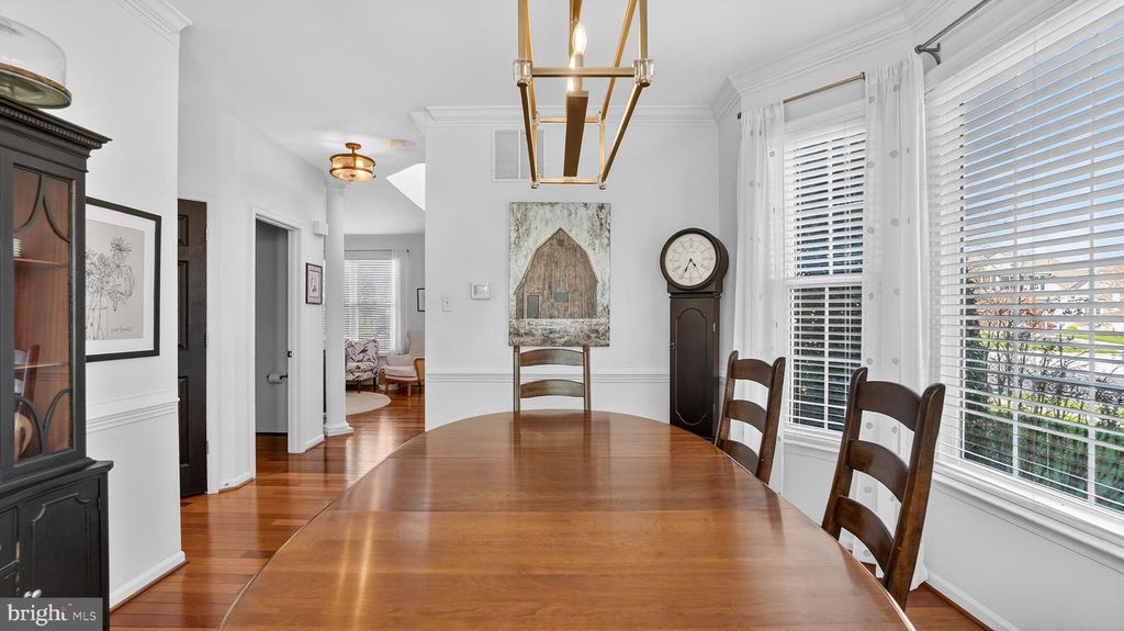 Image 10 of property listing at 2801 CARVER RD, Crofton, MD 21114