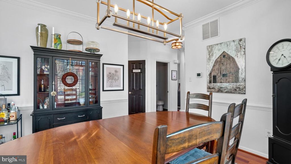 Image 11 of property listing at 2801 CARVER RD, Crofton, MD 21114