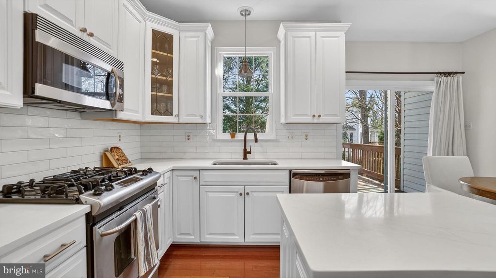 Image 14 of property listing at 2801 CARVER RD, Crofton, MD 21114