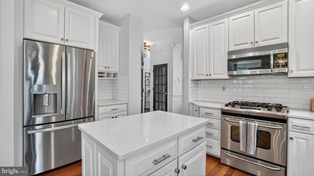 Image 17 of property listing at 2801 CARVER RD, Crofton, MD 21114