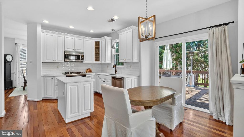 Image 18 of property listing at 2801 CARVER RD, Crofton, MD 21114