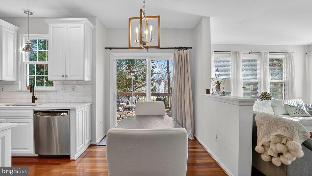 Image 20 of property listing at 2801 CARVER RD, Crofton, MD 21114