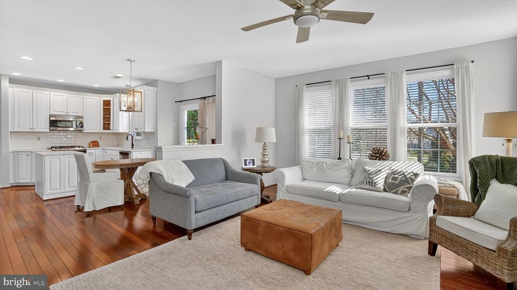 Image 21 of property listing at 2801 CARVER RD, Crofton, MD 21114