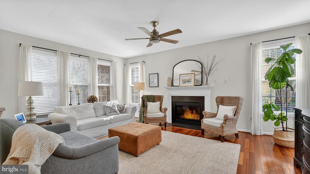 Image 22 of property listing at 2801 CARVER RD, Crofton, MD 21114