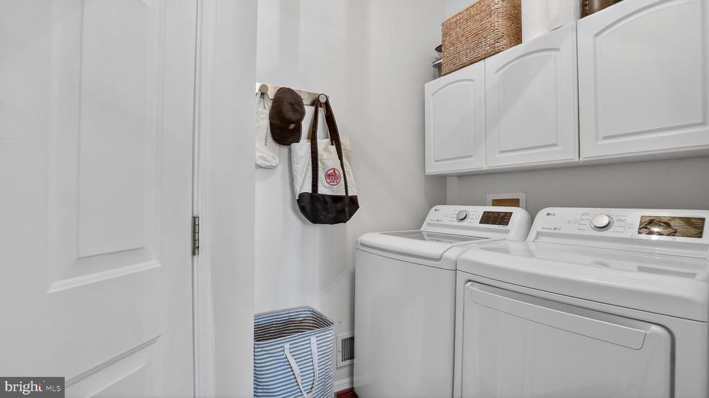 Image 27 of property listing at 2801 CARVER RD, Crofton, MD 21114