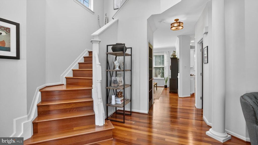 Image 4 of property listing at 2801 CARVER RD, Crofton, MD 21114