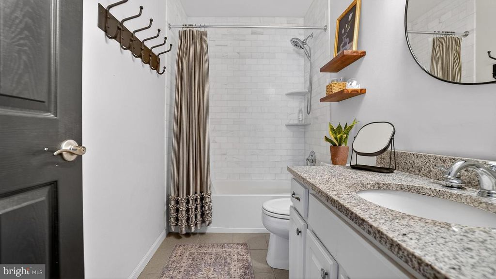 Image 48 of property listing at 2801 CARVER RD, Crofton, MD 21114