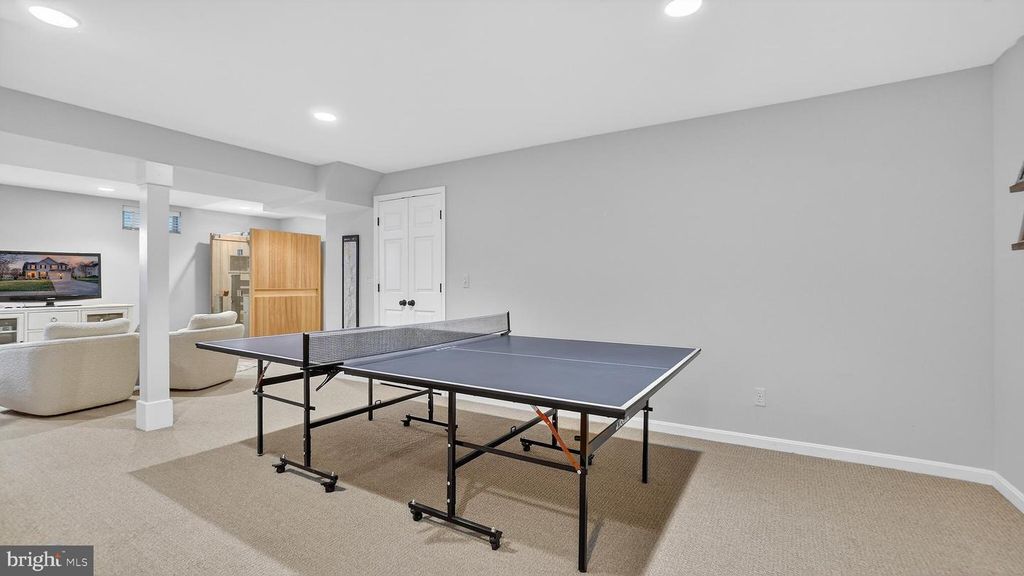 Image 49 of property listing at 2801 CARVER RD, Crofton, MD 21114