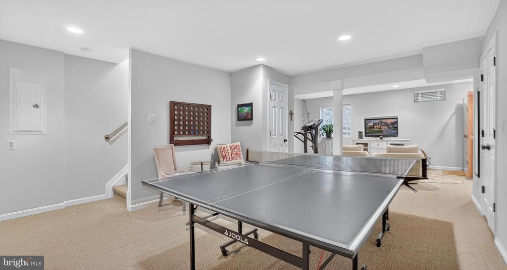 Image 51 of property listing at 2801 CARVER RD, Crofton, MD 21114