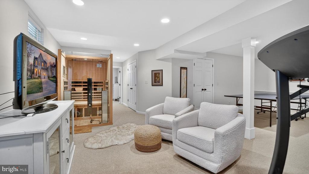 Image 55 of property listing at 2801 CARVER RD, Crofton, MD 21114