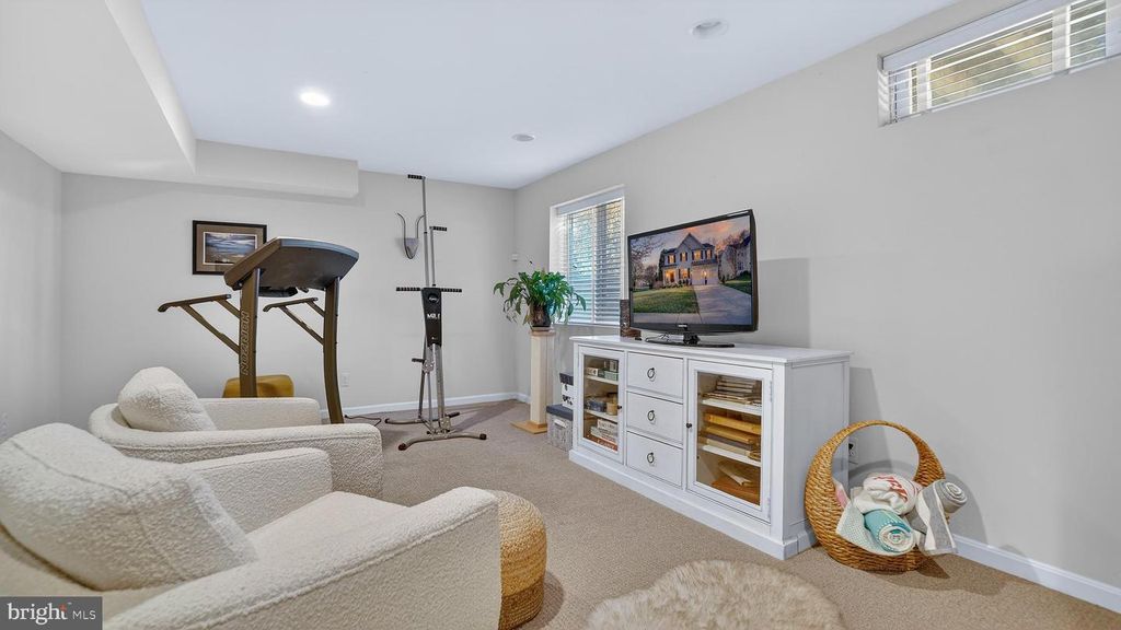 Image 56 of property listing at 2801 CARVER RD, Crofton, MD 21114