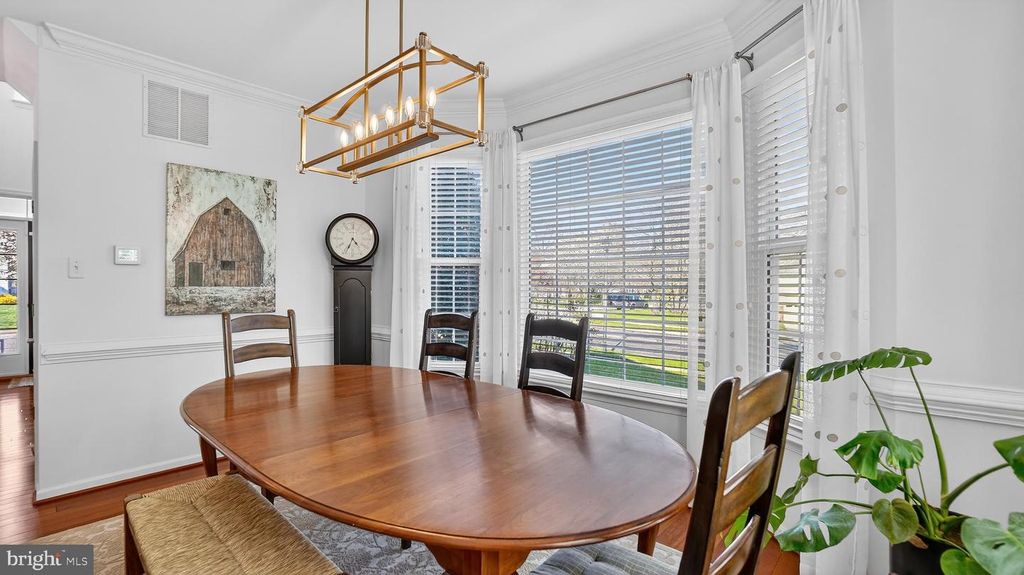 Image 9 of property listing at 2801 CARVER RD, Crofton, MD 21114