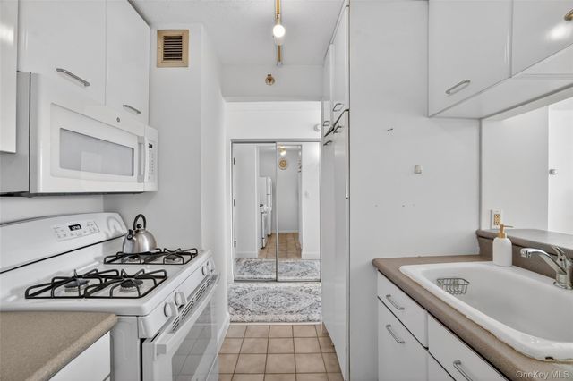 4 Martine Avenue 612, White Plains, NY 10606