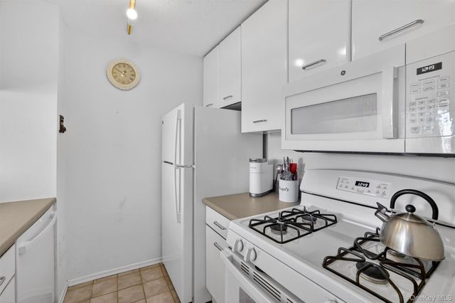 4 Martine Avenue 612, White Plains, NY 10606