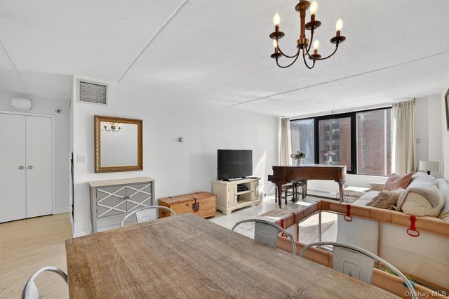 4 Martine Avenue 612, White Plains, NY 10606