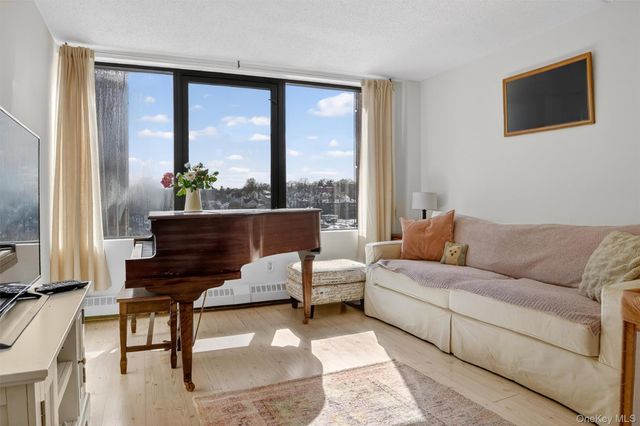 4 Martine Avenue 612, White Plains, NY 10606