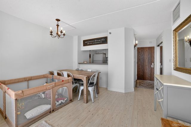 4 Martine Avenue 612, White Plains, NY 10606