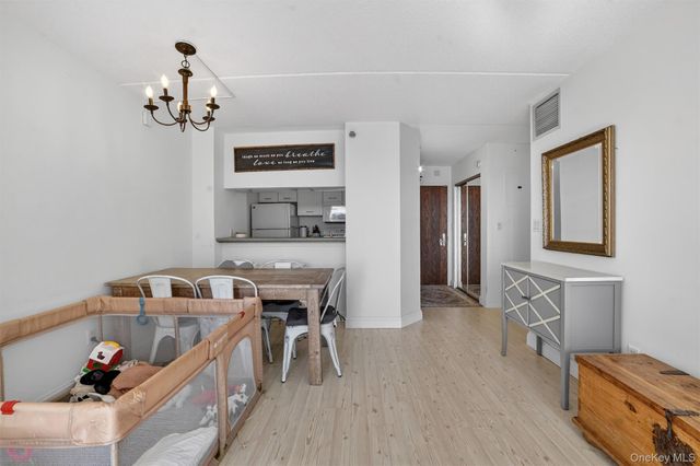 4 Martine Avenue 612, White Plains, NY 10606