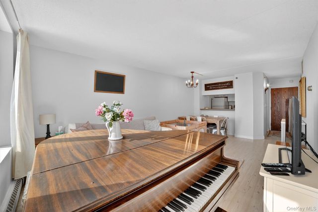 4 Martine Avenue 612, White Plains, NY 10606