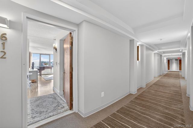 4 Martine Avenue 612, White Plains, NY 10606