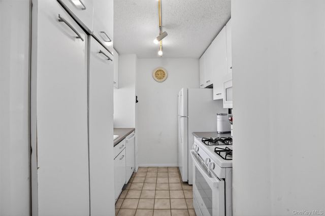 4 Martine Avenue 612, White Plains, NY 10606