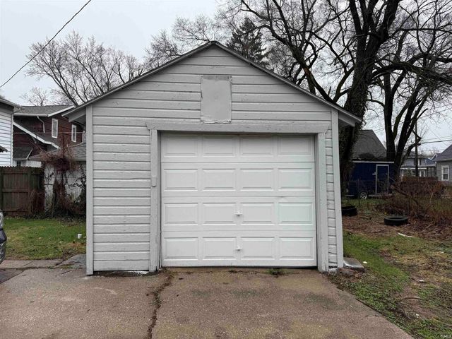 1158 E Indiana Avenue, South Bend, IN 46613