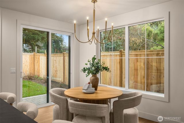 10618 NE 54th Lane, Kirkland, WA 98033