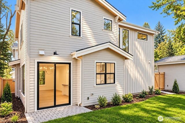 10618 NE 54th Lane, Kirkland, WA 98033