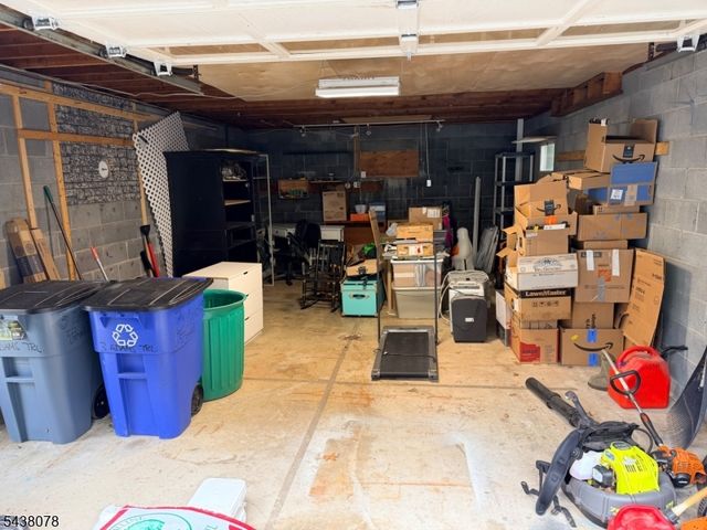3 Adams Trl, Hopatcong Boro, NJ 07843