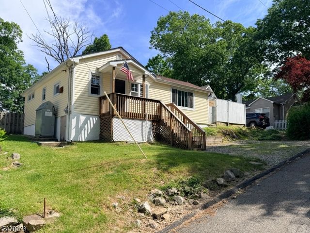 3 Adams Trl, Hopatcong Boro, NJ 07843