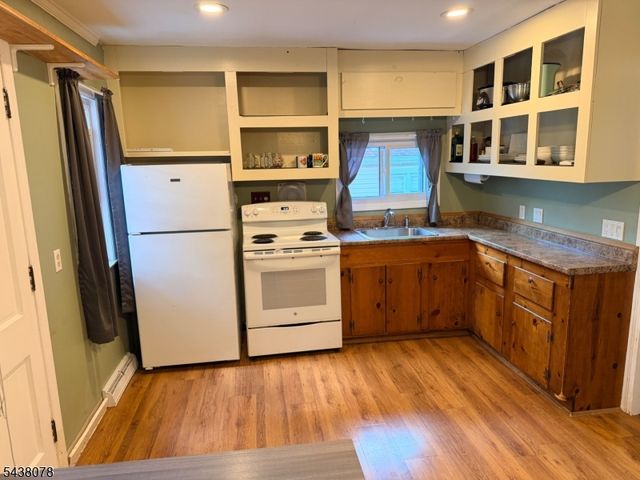 3 Adams Trl, Hopatcong Boro, NJ 07843