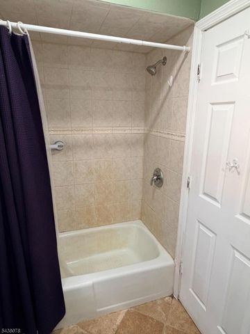 3 Adams Trl, Hopatcong Boro, NJ 07843