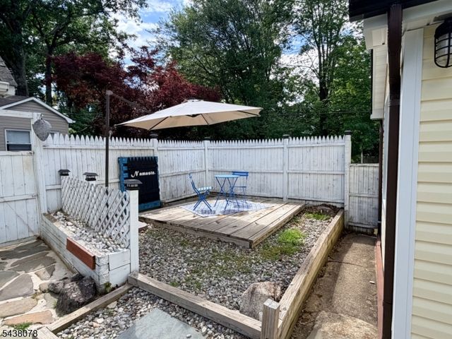 3 Adams Trl, Hopatcong Boro, NJ 07843