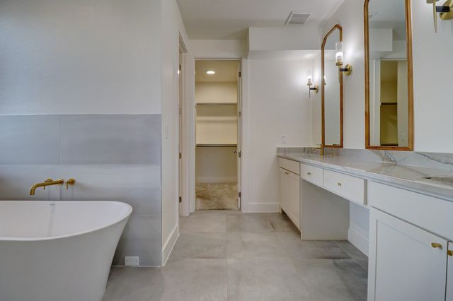 183 S Prairie Avenue, Dallas, TX 75226