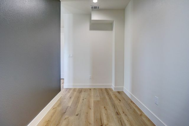 183 S Prairie Avenue, Dallas, TX 75226