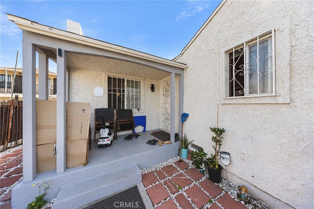 9614 Graham Ave, Los Angeles, CA 90002 — photo 5