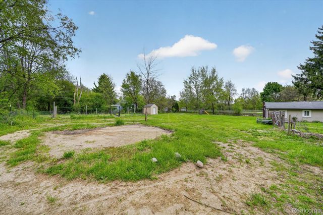 15013 Birchwood Drive, Holly Township, MI 48442
