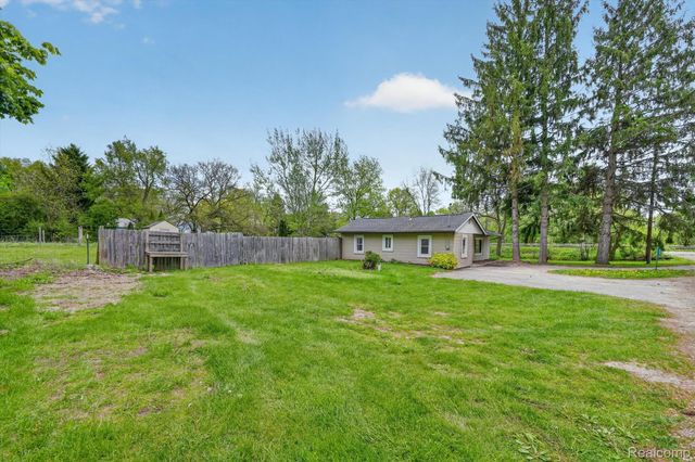 15013 Birchwood Drive, Holly Township, MI 48442