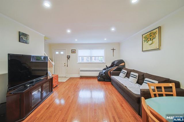295 Tenafly Road I, Tenafly, NJ 07670